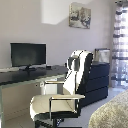 Modern In Athens, 10min From The *